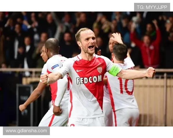 法甲前锋球员赛季进球与表现对比