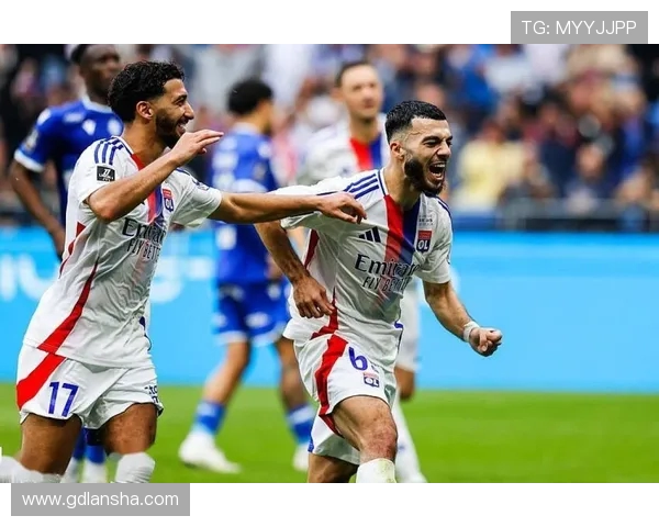 法甲里昂主场氛围营造的策略与球迷反响