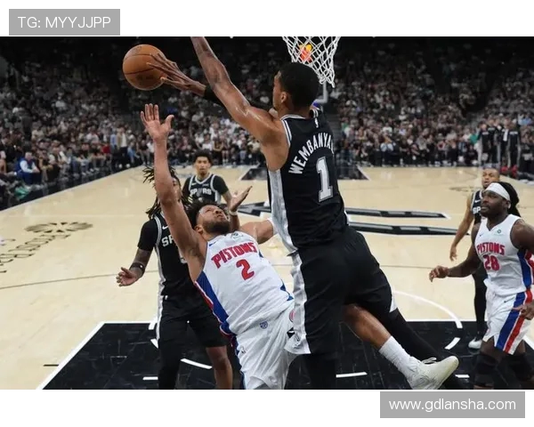 文班亚马谈末节暴扣灵感来源腾空而起后才思考动作细节