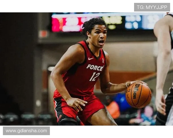 森林狼与场均228分的朱尔斯伯纳德签署双向合同引发关注